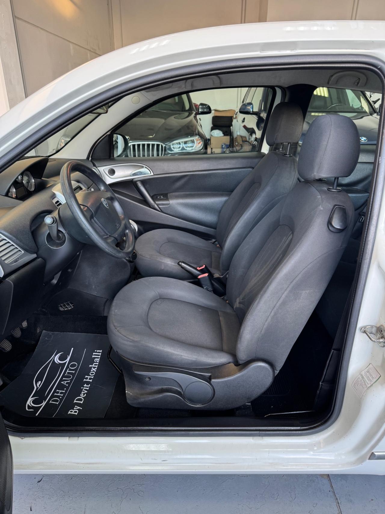 Lancia Ypsilon 1.2 69 CV Unyca