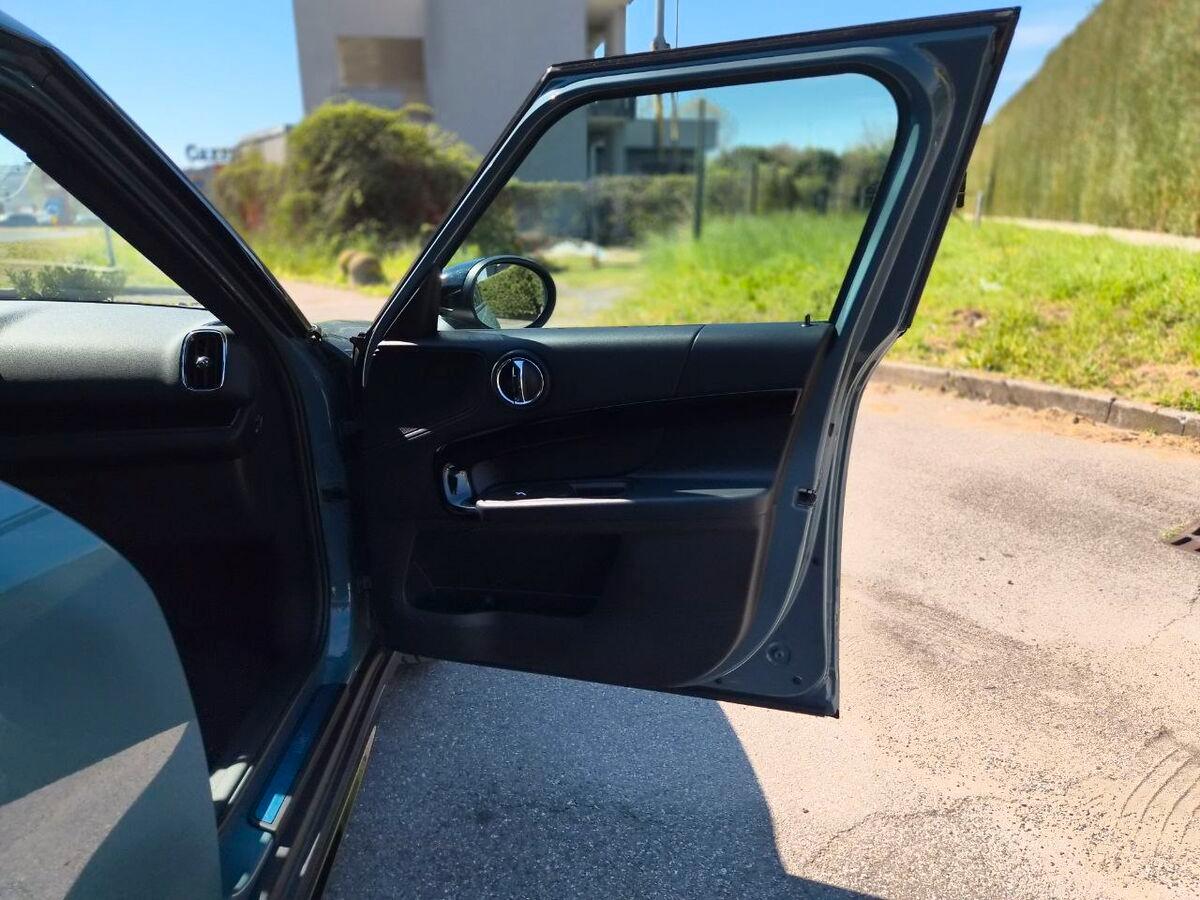 Mini Countryman 2.0 Cooper D Essential auto