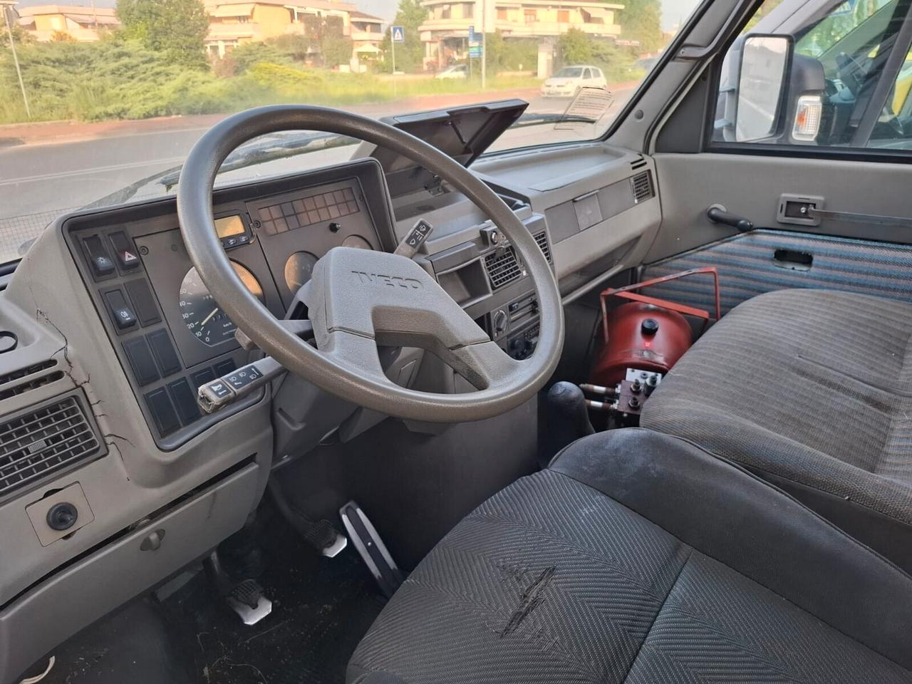 Iveco Daily 30.8 2.5 Diesel Furg.Classic USO CARROATTREZZI