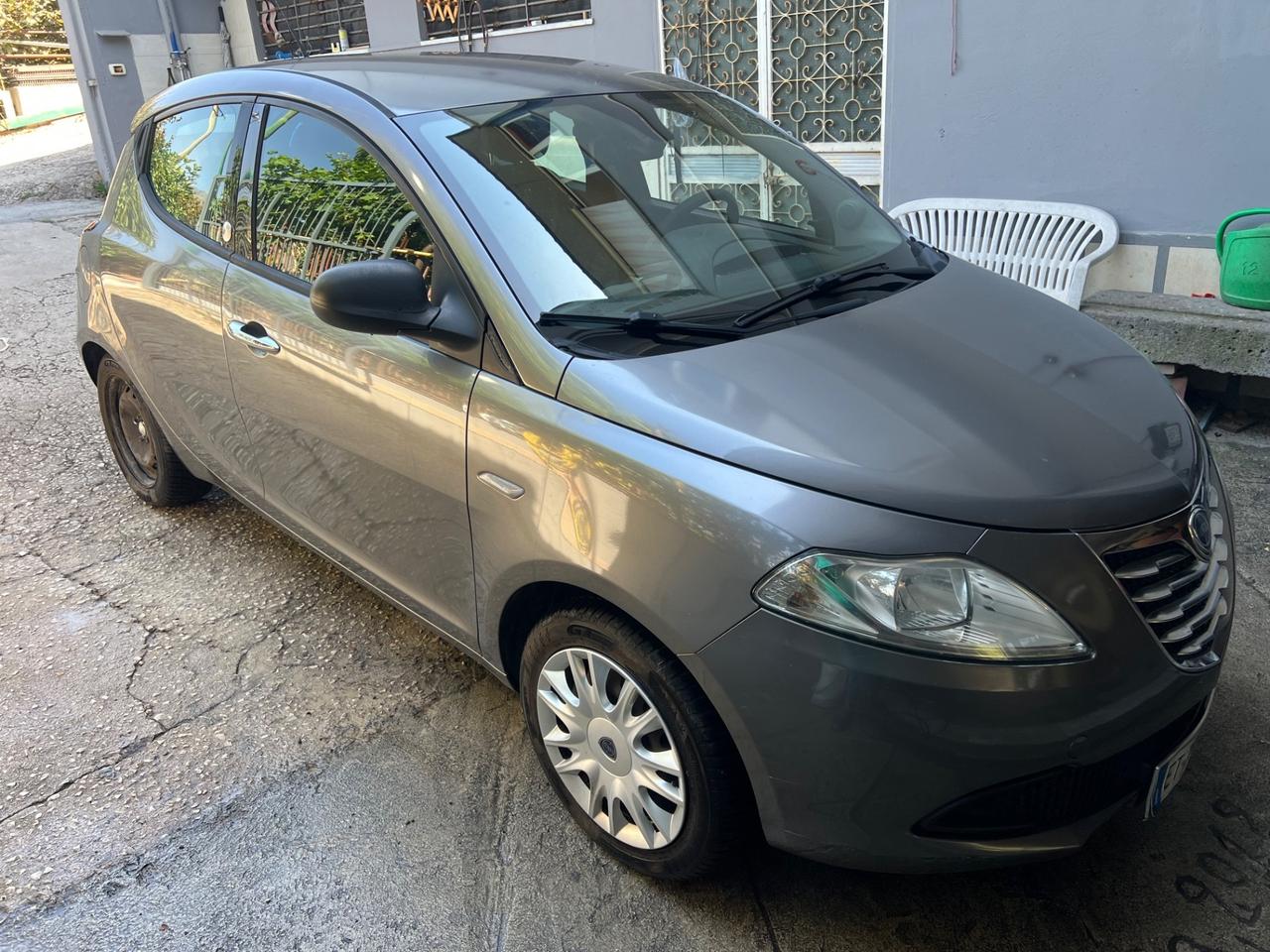 Lancia Ypsilon 1.2 5 porte GPL Ecochic Gold 2014