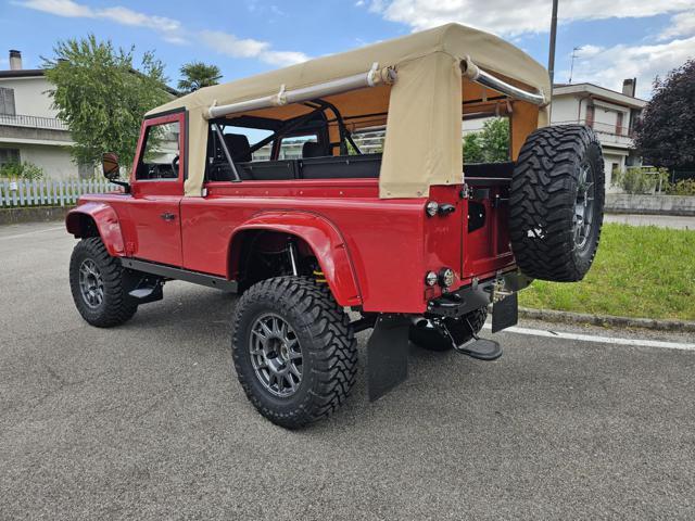 LAND ROVER Defender 110 2.5 Tdi cat S.W. County