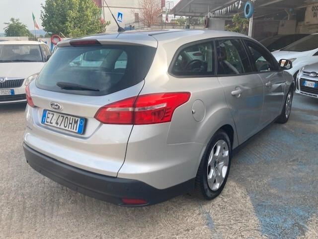 Ford Focus 1.6 120 CV GPL SW Titanium