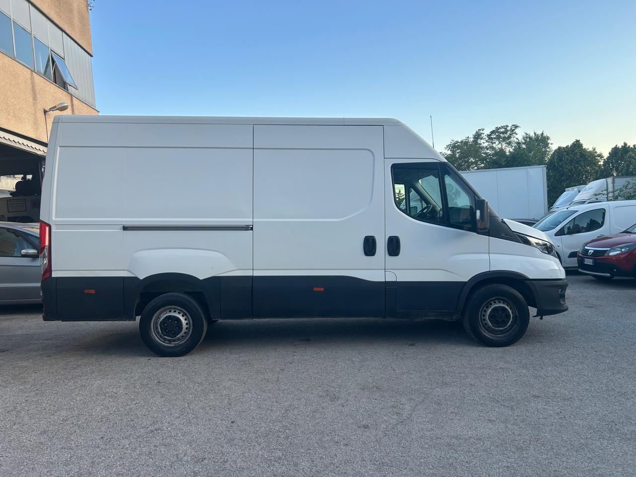 Iveco Daily 35S14V 2.3 Diesel 2021