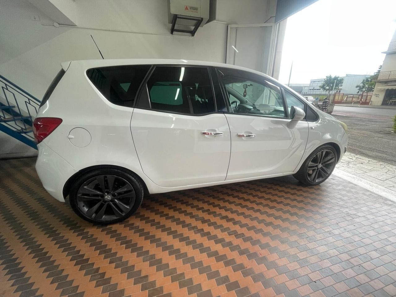 Opel Meriva 1.7 CDTI 110CV b-color Panoramic