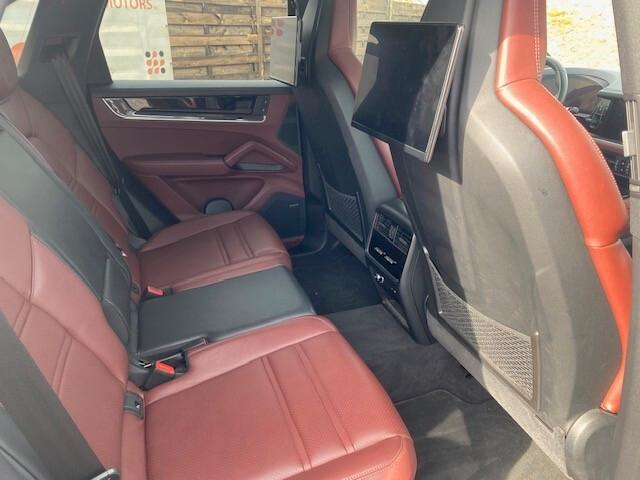 Porsche Cayenne 3.0 V6
