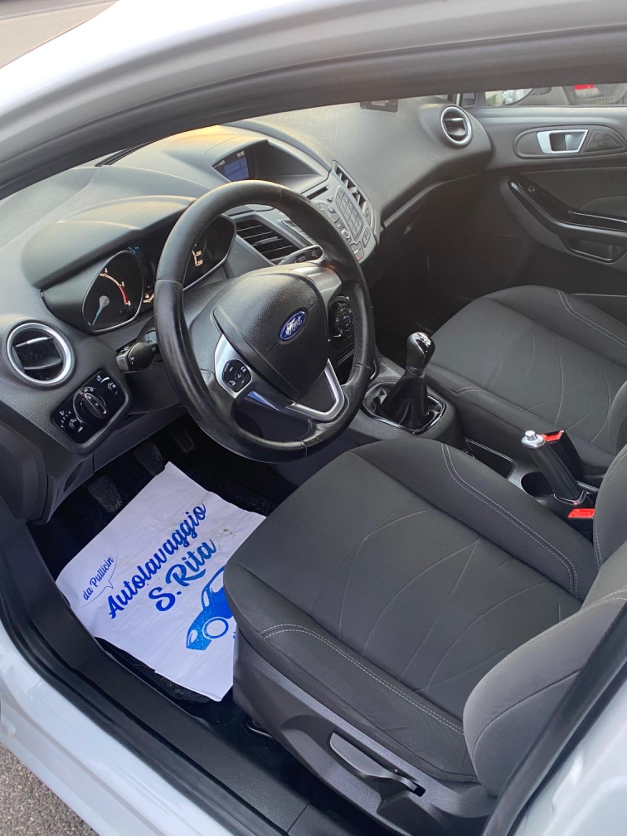 Ford Fiesta 1.5 TDCi 75CV 5 porte Titanium