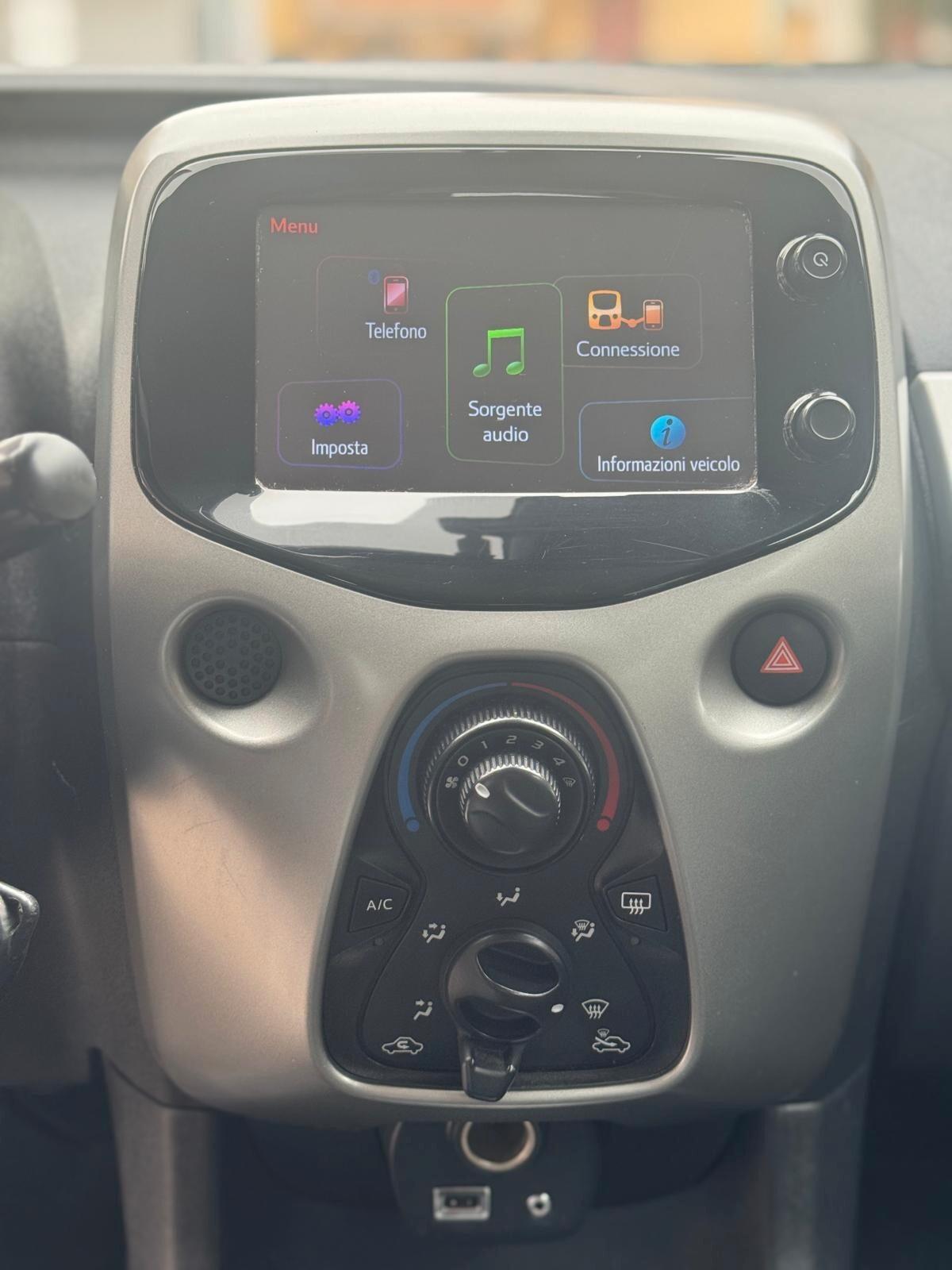 Toyota Aygo 1.0 VVT-i 69 CV 5 porte x-cool