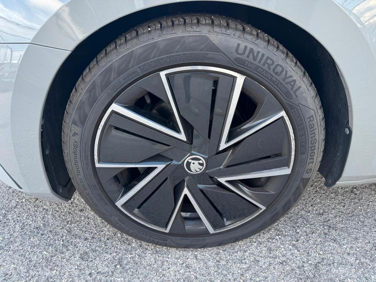 Skoda Superb 2.0 TDI EVO 200 CV SCR DSG Wagon 4x4 SportLine
