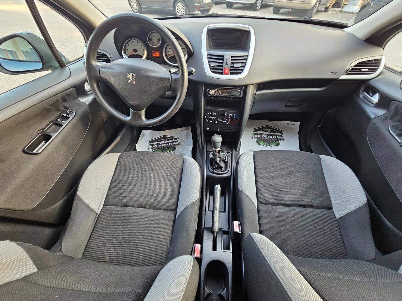 Peugeot 207 1.4 8V 75CV 5p. GPL