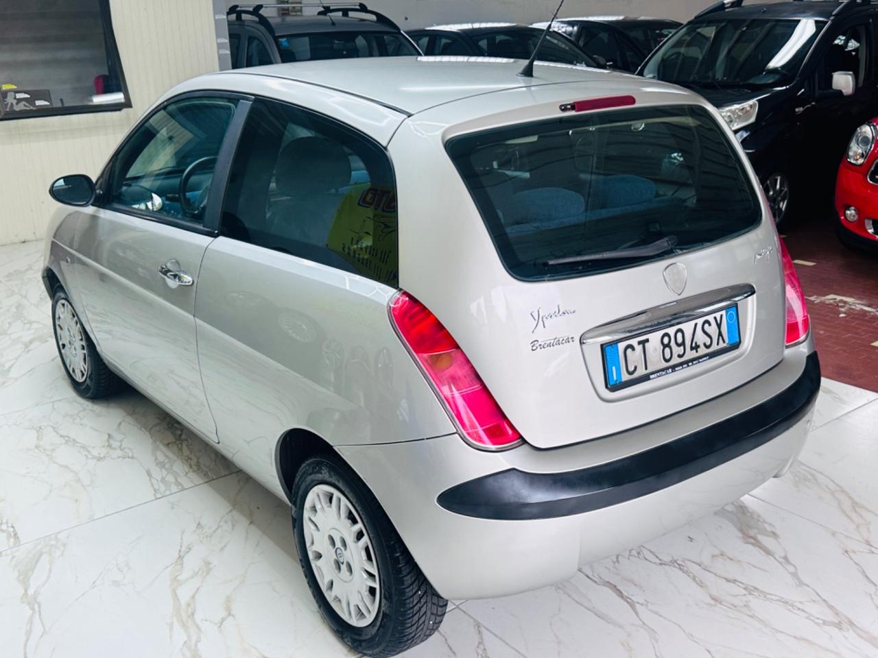 Lancia Ypsilon 1.3 MJT 75 CV Argento