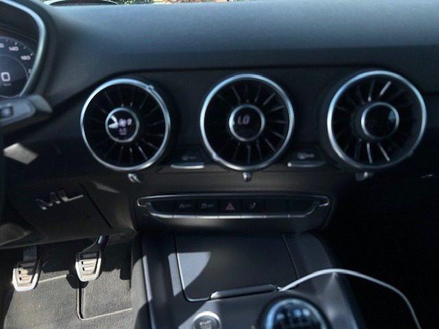 AUDI TT Roadster 1.8 TFSI S - Line