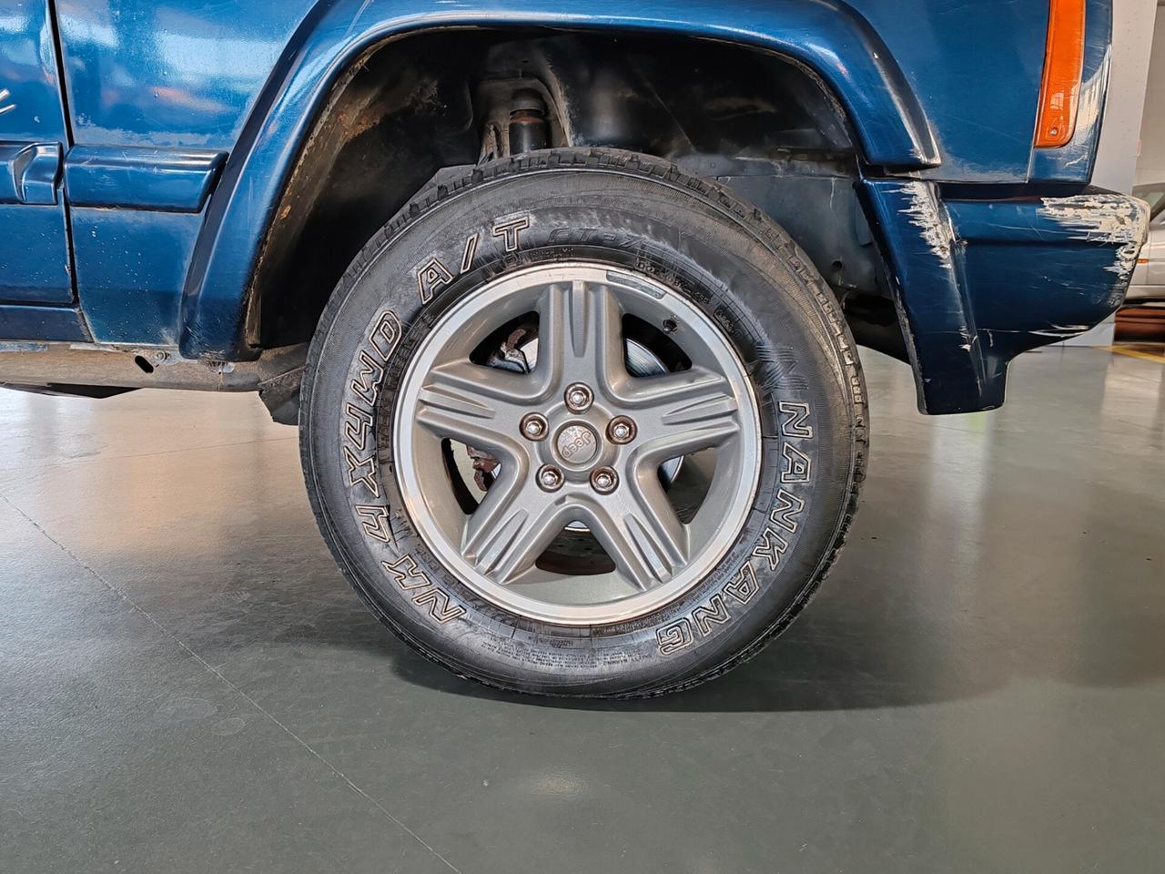 Jeep Cherokee 2.5 TD 5 porte Command-Trac Classic
