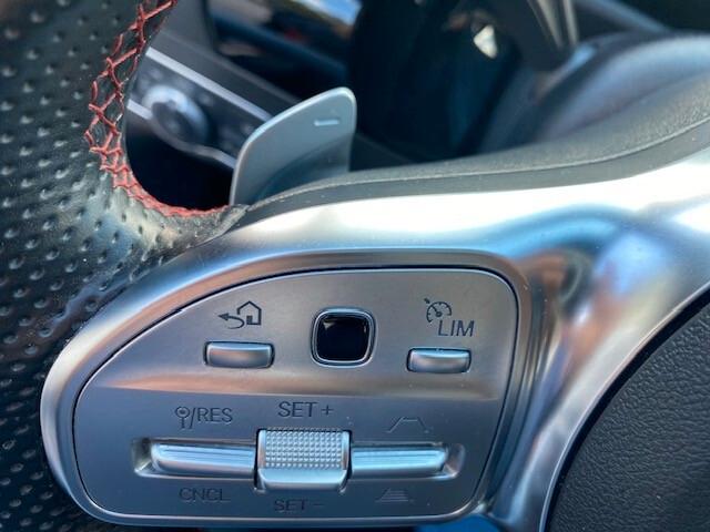 MERCEDES BENZ GLA 200 D AUTOMATIC 4MATIC AMG LINE