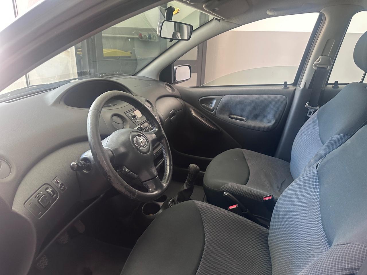Toyota Yaris 1.0i 16V cat 5 porte Sol 2005