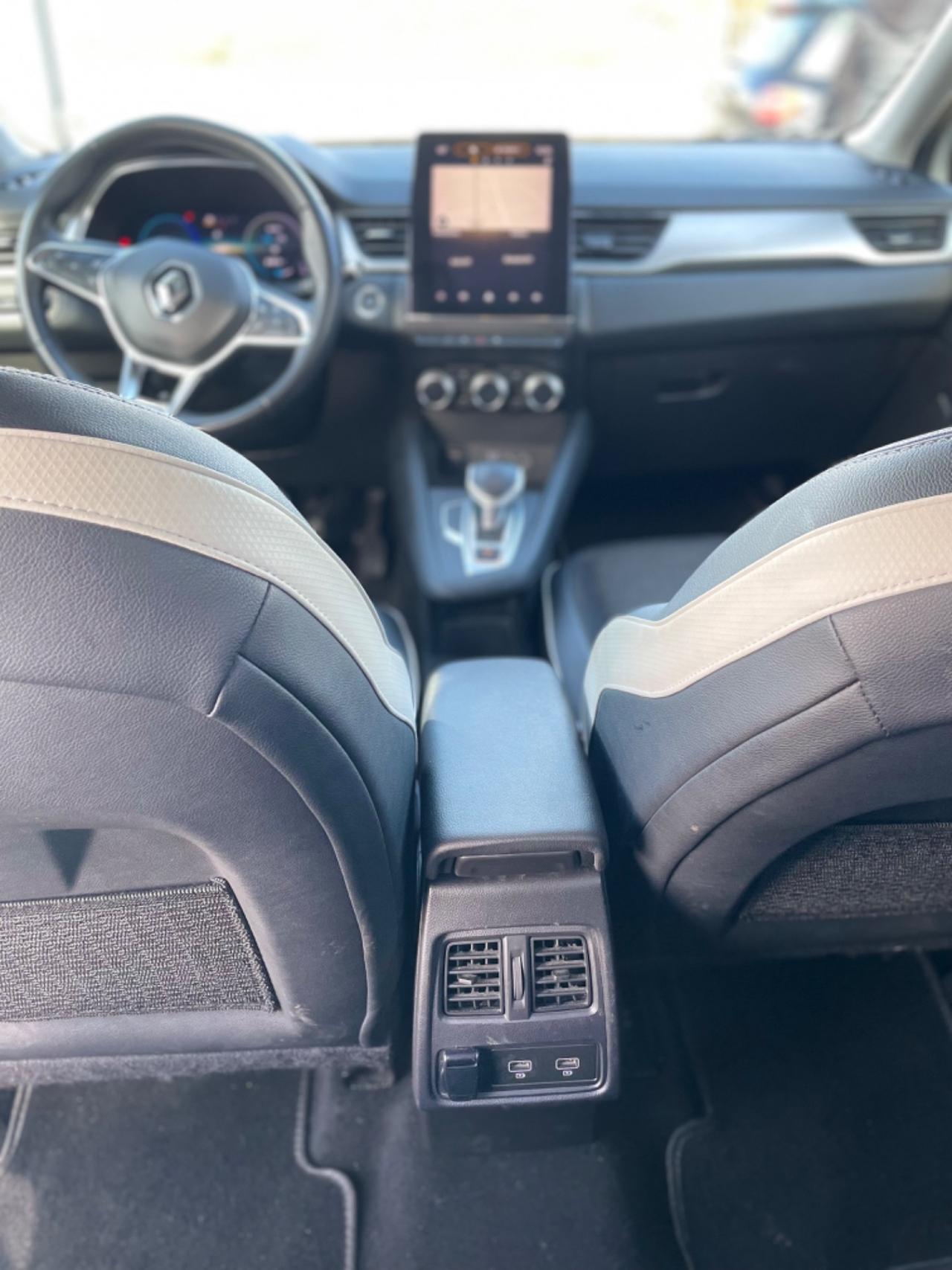 Renault Captur Plug-in Hybrid E-Tech Intens