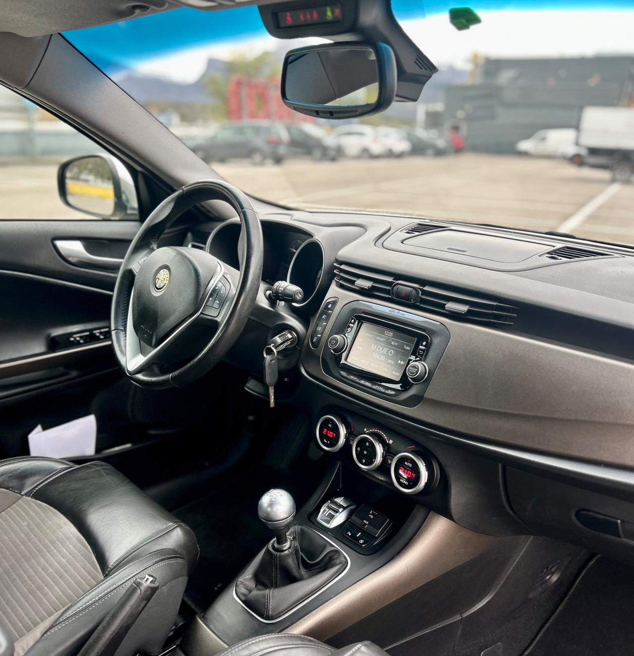 Alfa Romeo Giulietta JTDm-2 Exclusive Sport Pack