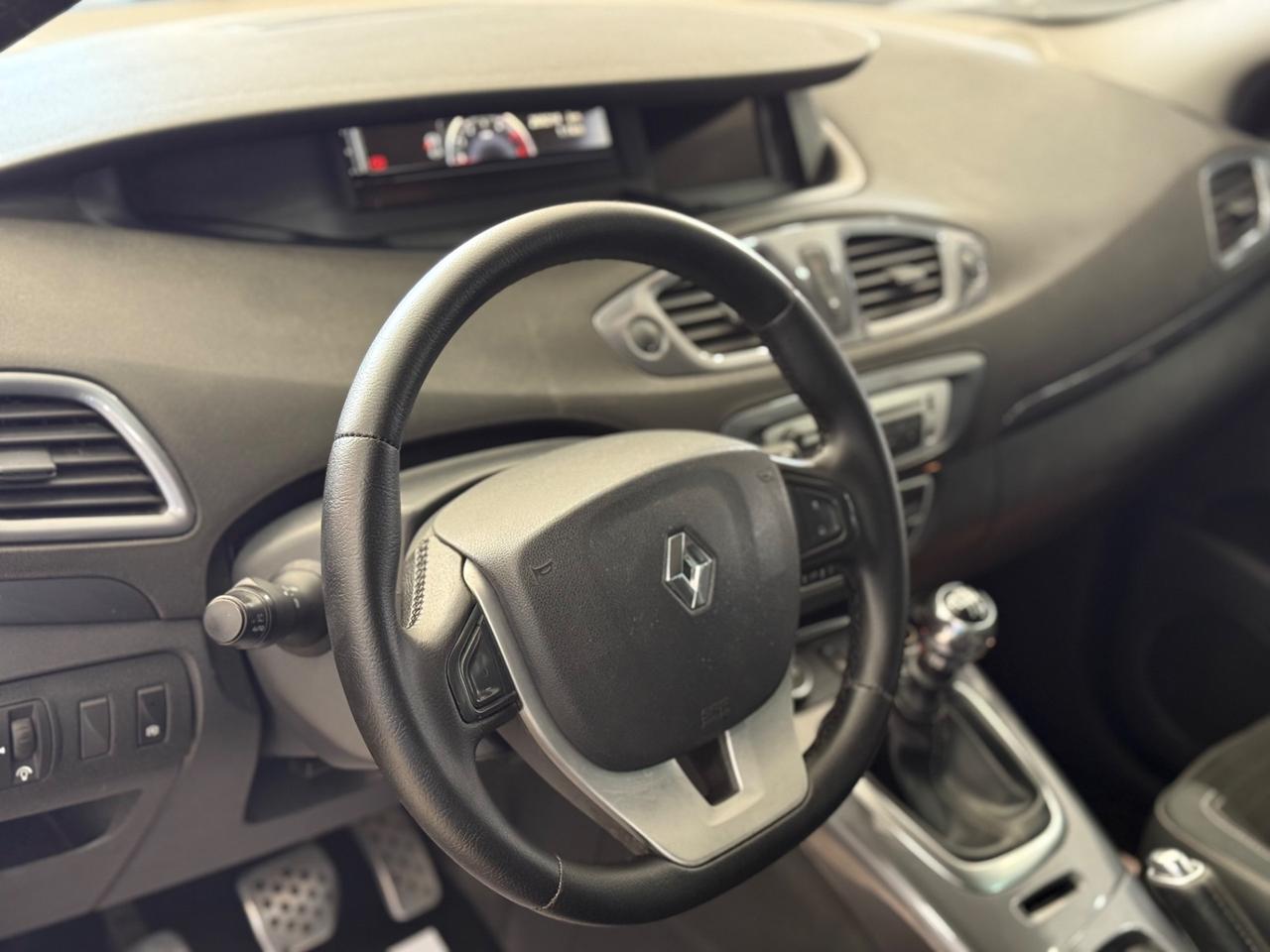 Renault Scenic xmod cross 1.5 dci