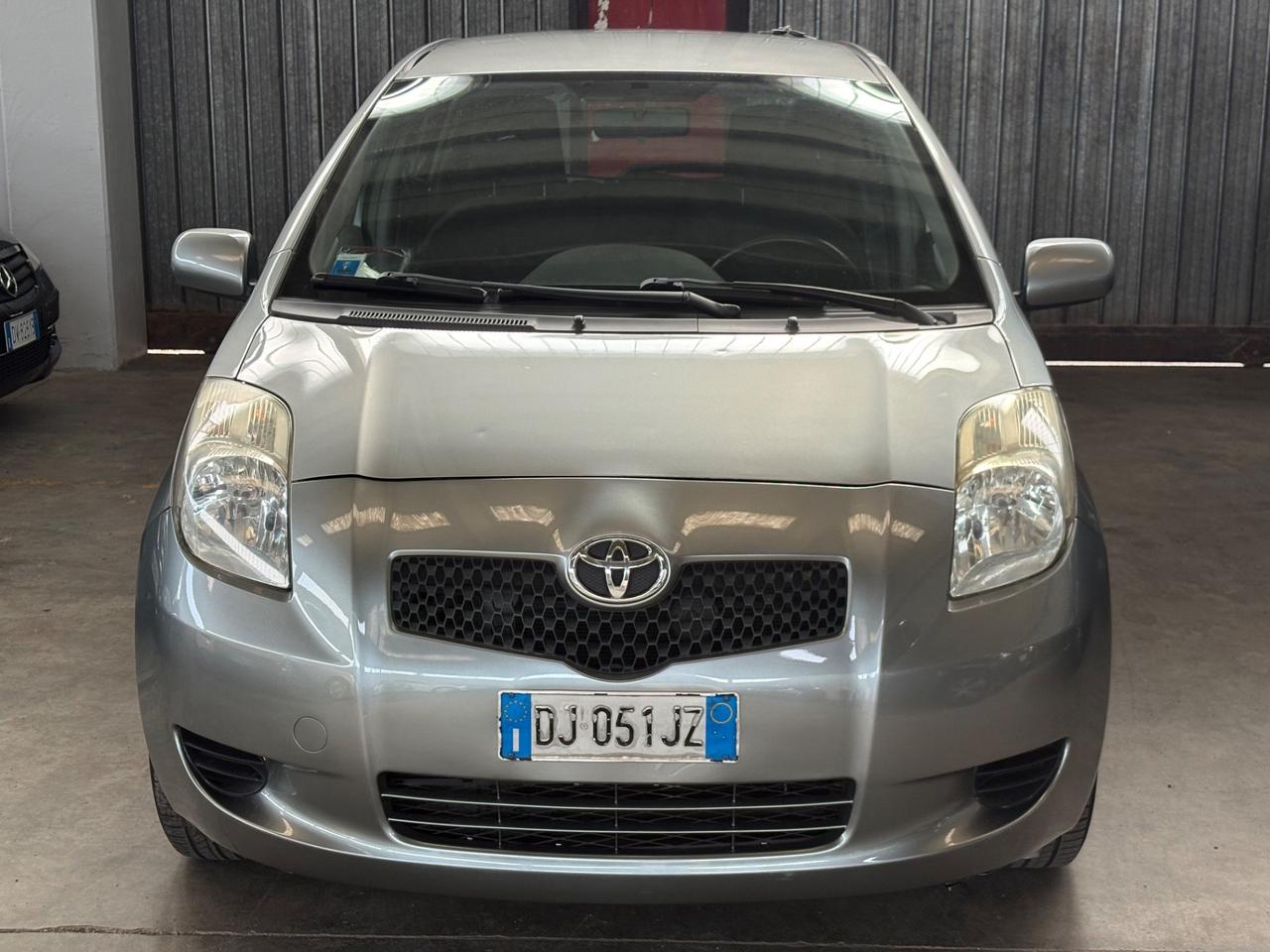 Toyota Yaris 1.0 5 porte Sol