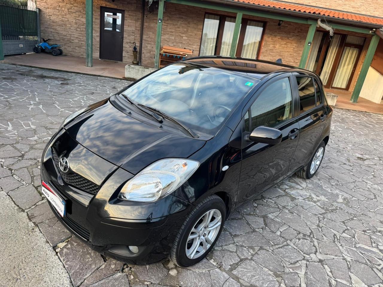 Toyota Yaris 1.4 D-4D DPF 5 porte Sol neopatentati