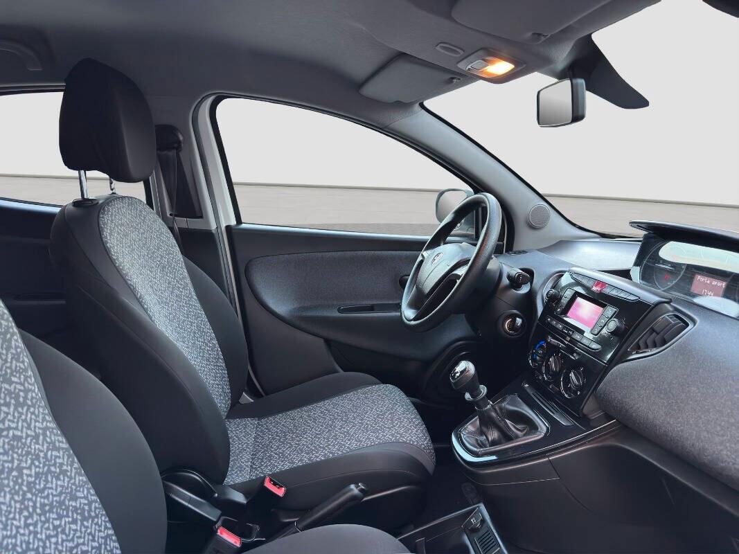 Lancia Ypsilon 1.2 benzina 69 CV 5 porte Elefantino Blu 2019