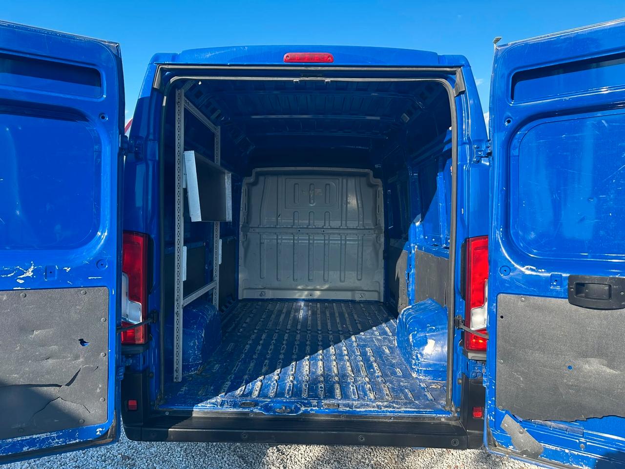 Peugeot Boxer 330 2.2 BlueHDi 140 S&S PC-TM Furgone