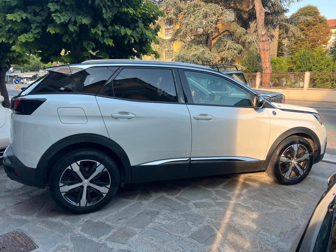 PEUGEOT 3008 BlueHDi 130 S&S CROSSWAY NEO PATENTATI