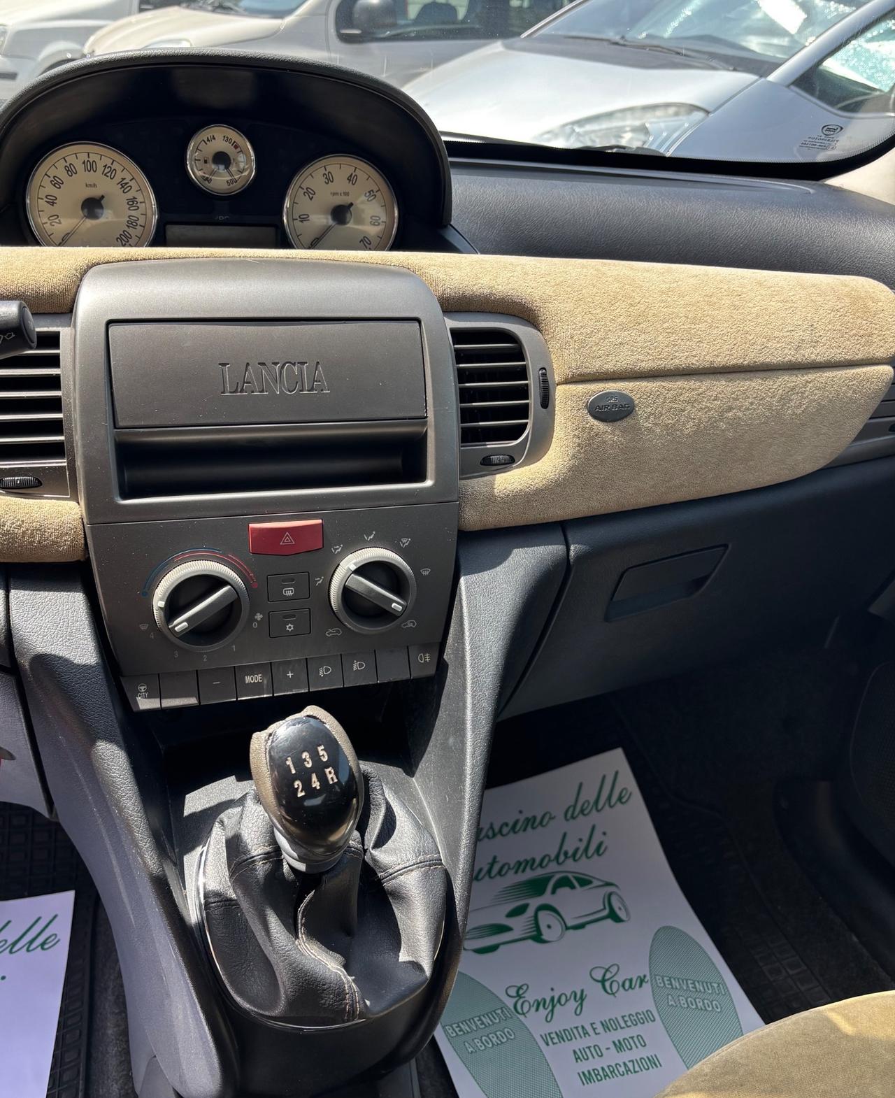 Lancia Ypsilon 1.2 Argento