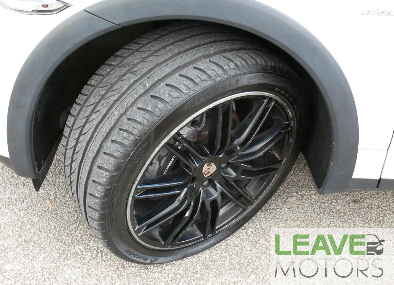 Porsche Cayenne 3.0 Diesel (M1401)