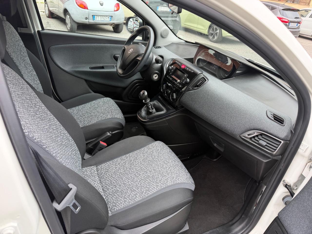 Lancia Ypsilon 1.0 5p S&S Hyb - PREZZO PROMO -