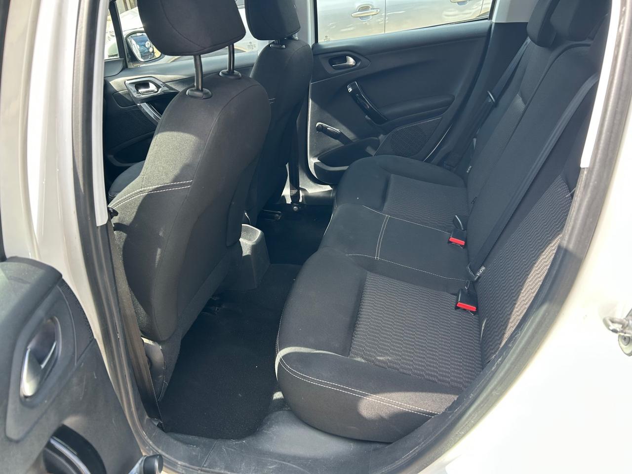 Peugeot 208 BlueHDi 75 5 porte Allure