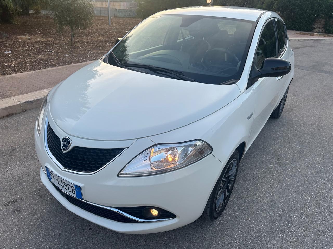 Lancia YPSILON 1.2 GPL 2016 - BELLA