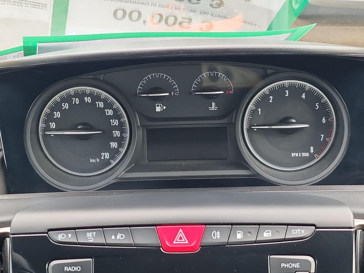 LANCIA YPSILON 1.2 B/GPL ECOCHIC GOLD