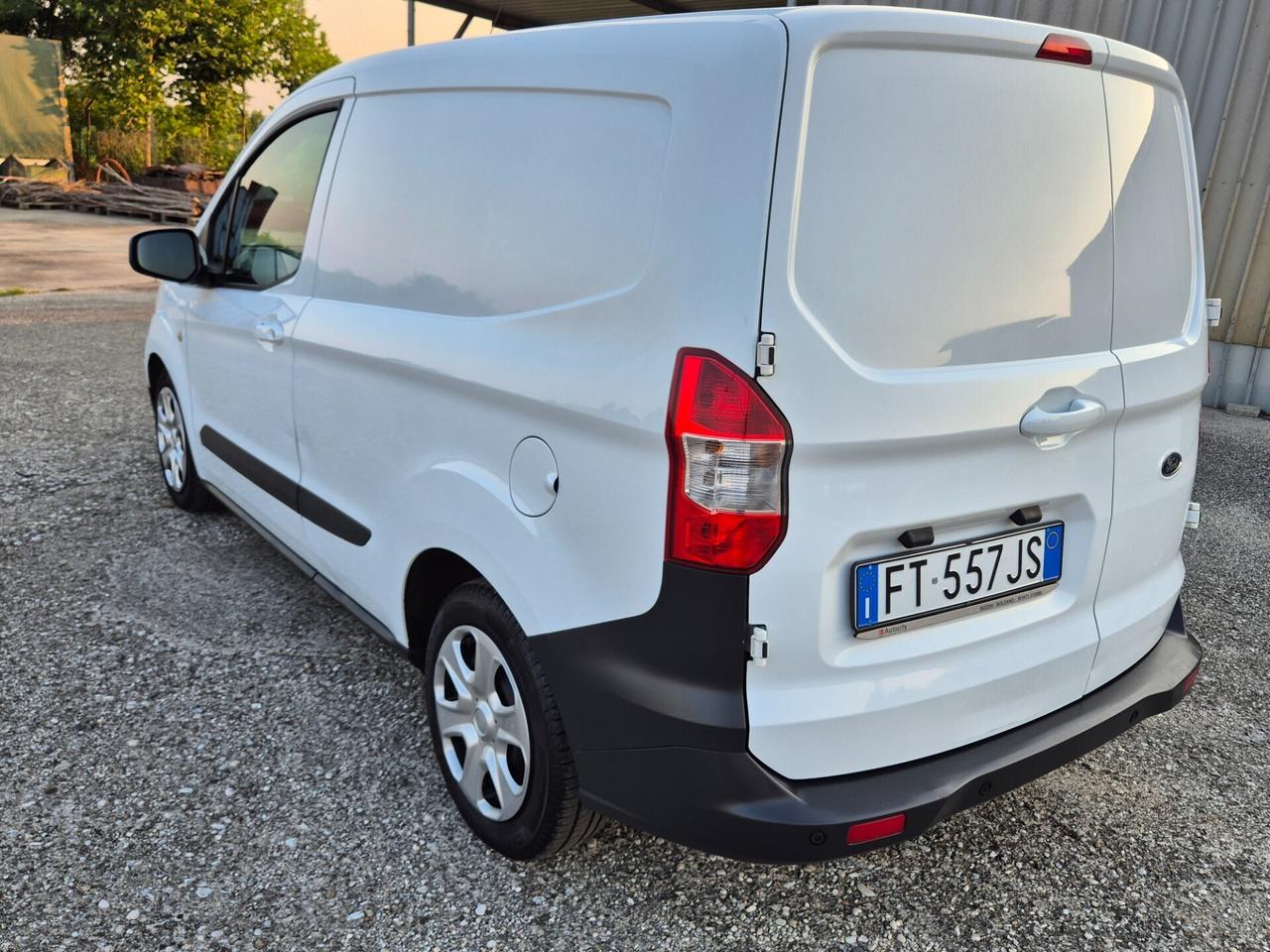 Ford Transit Courier 1.5 TDCi 95CV Van Trend
