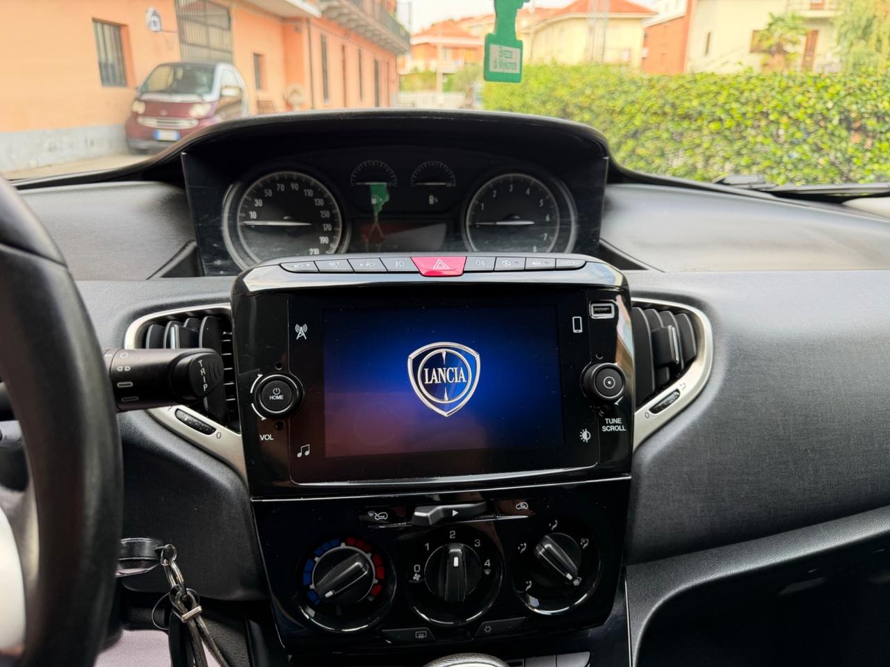 Lancia Ypsilon 1.0 FireFly 5 porte S&S Hybrid Ecochic Gold
