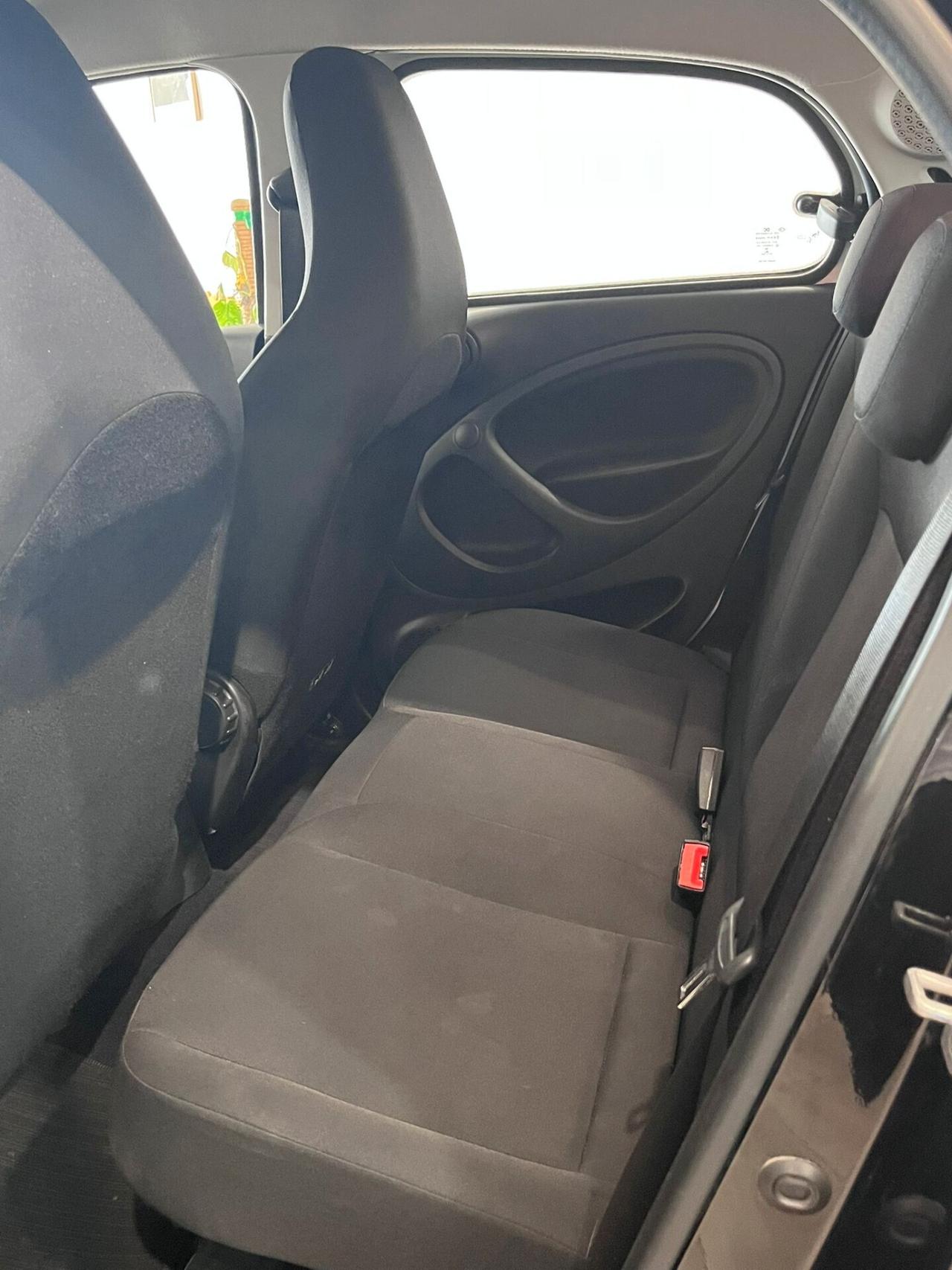SMART FORFOUR 1.0 BENZINA ANNO 2019 - 84.000 KM ADATTA A NEOPATENTATI