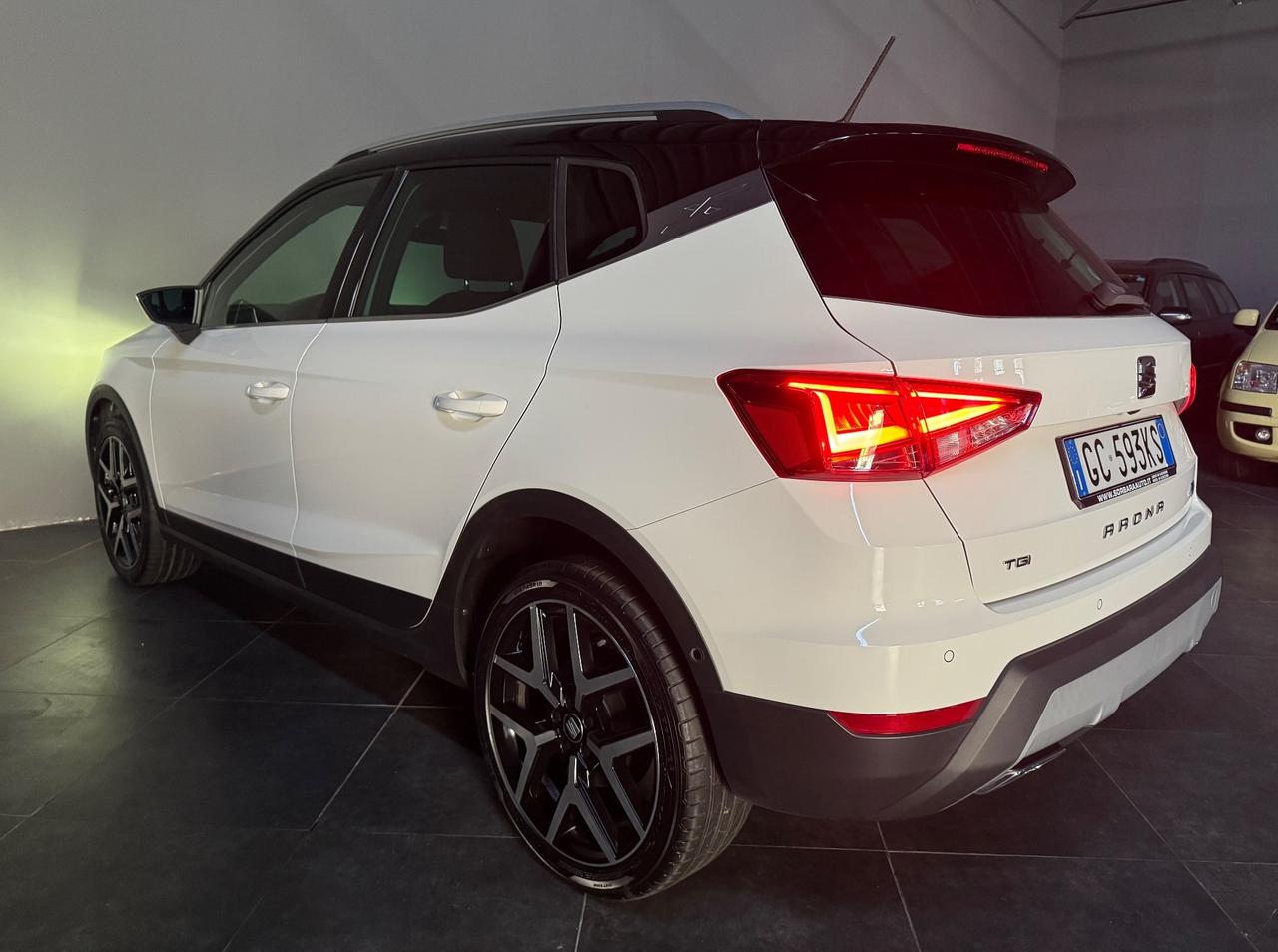 Seat Arona 1.0 TGI FR TELECAMERA POSTERIORE NEOPATENTAT