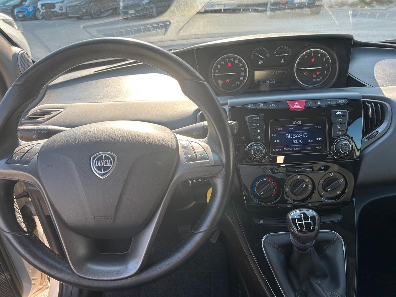 Lancia Ypsilon 1.2 69 CV 5 porte Benzina/GPL Ecochic Silver