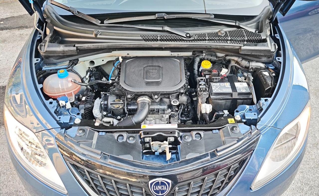 PARI A NUOVA YPSILON 1.0HYBRID 10/2023 KM 39.000
