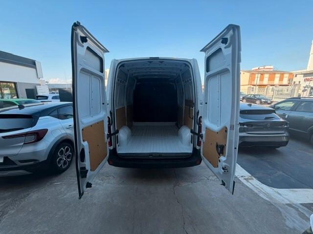 Renault Master T28 L1H1 2.3 135cv PC