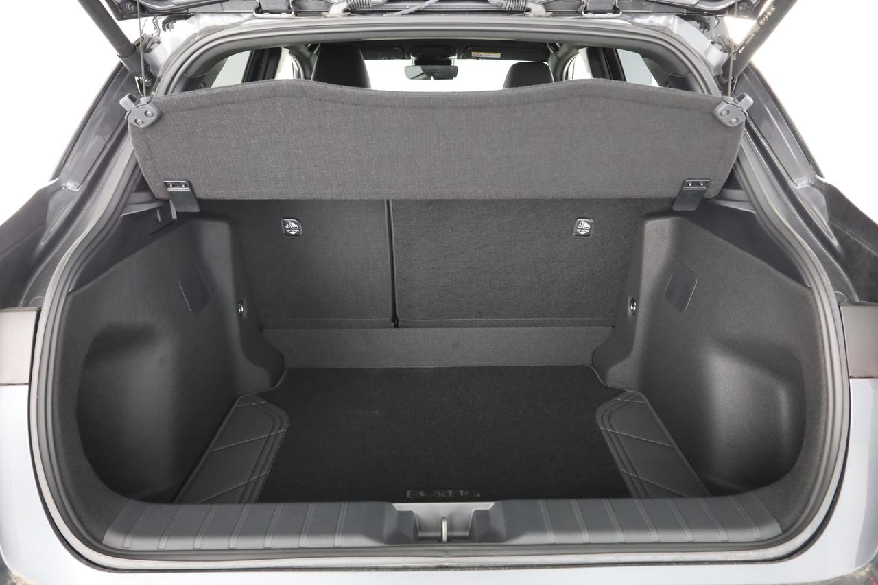 LEXUS LBX Hybrid Cool