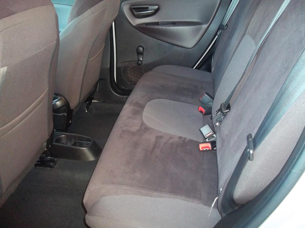 Lancia Ypsilon Gold 1.2 8v Ok neopatentati 5 posti Euro 5B