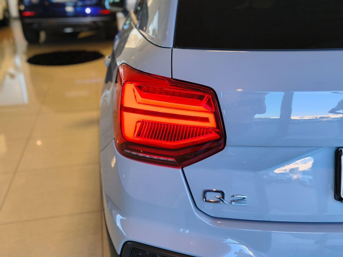 AUDI Q2 2.0 TDI S-tronic Grigio Freccia Perla Cokpit