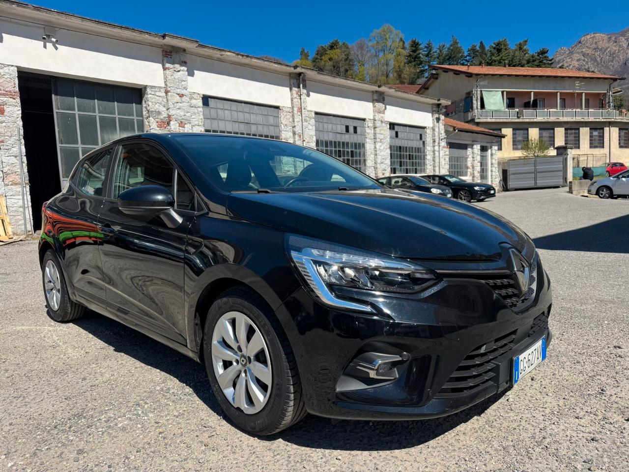 renault clio adatta a neop. garantita