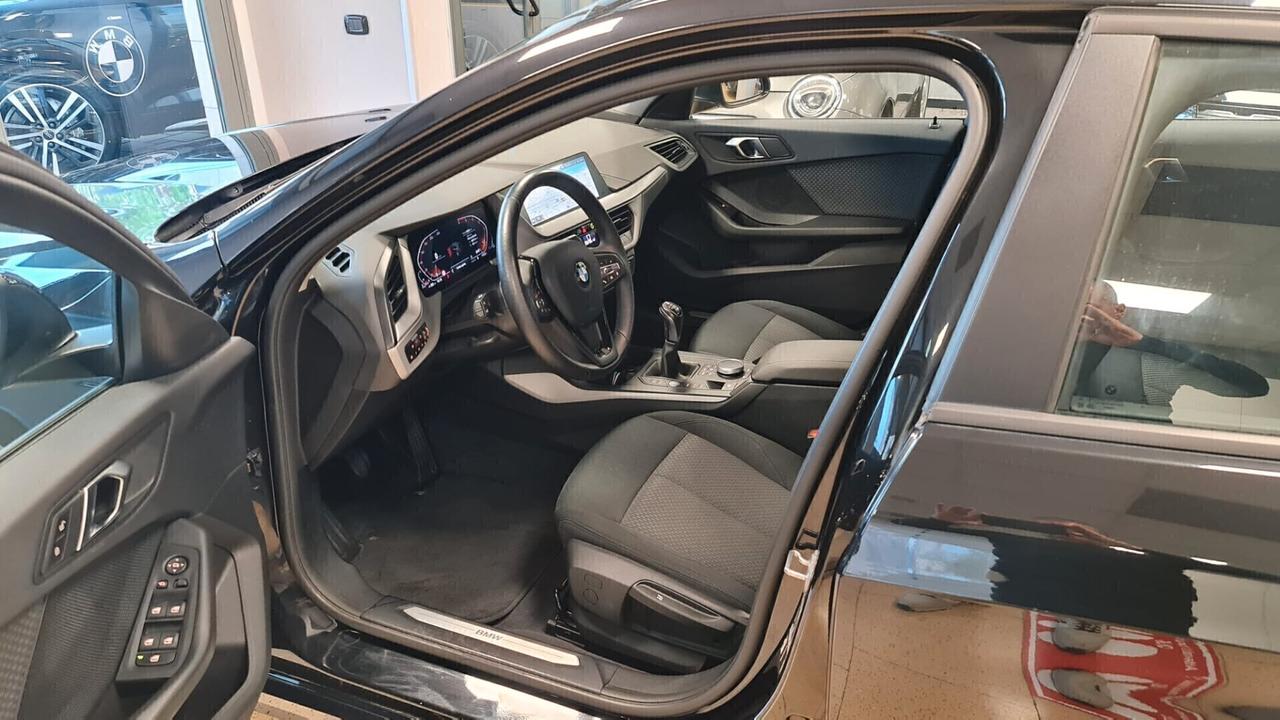 Bmw 118 118d 5p. Business Advantage