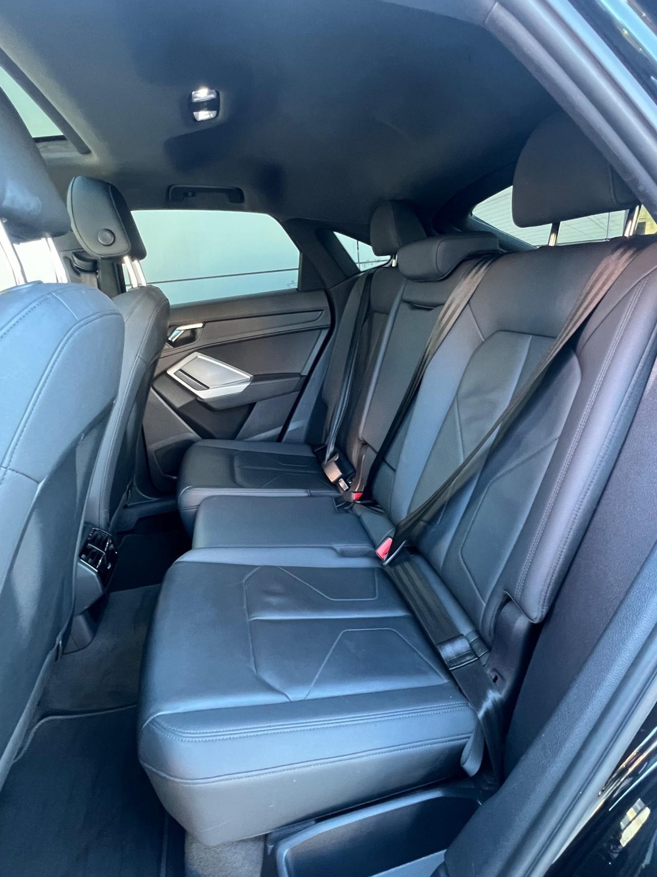Audi Q3 Sportback 35 2.0 tdi s-tronic