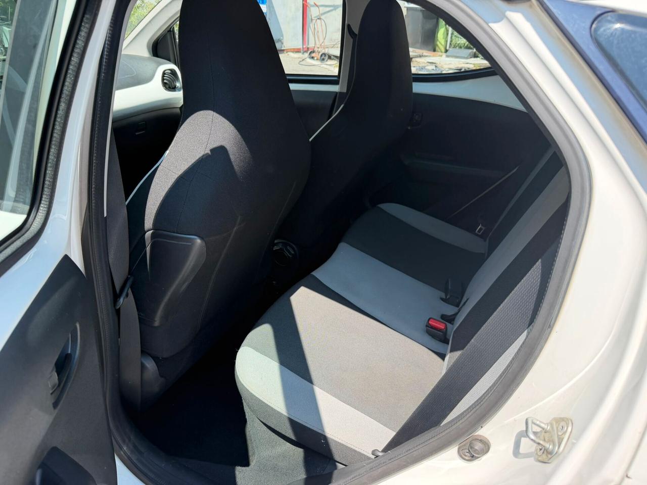 Toyota Aygo 1.0 VVT-i 69 CV 5 porte x-cool MMT