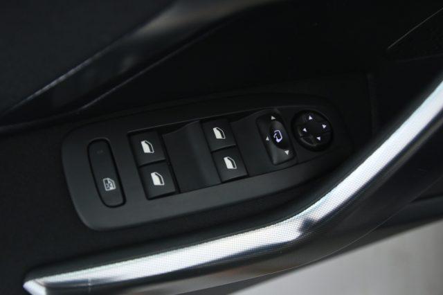 PEUGEOT 2008 BlueHDi 100 Allure Retrocamera