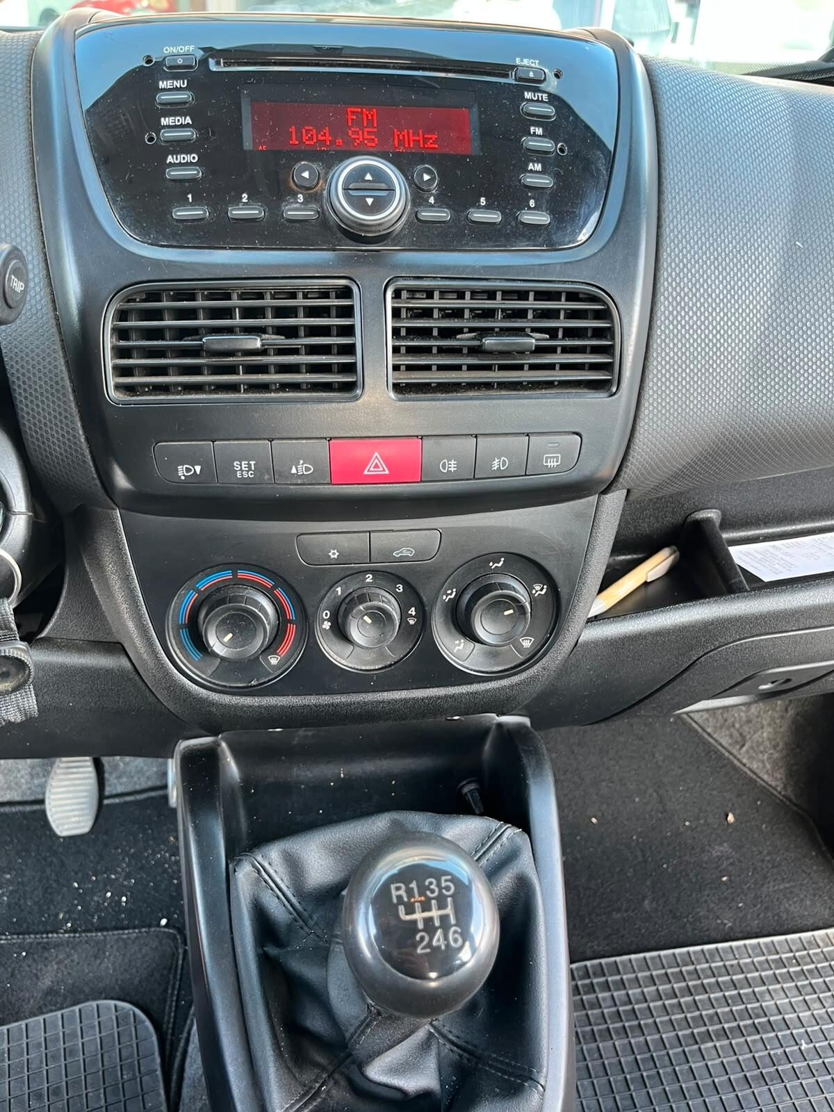 Fiat Doblo 1.6 Diesel 105 cv MJT Autocarro 5 Posti