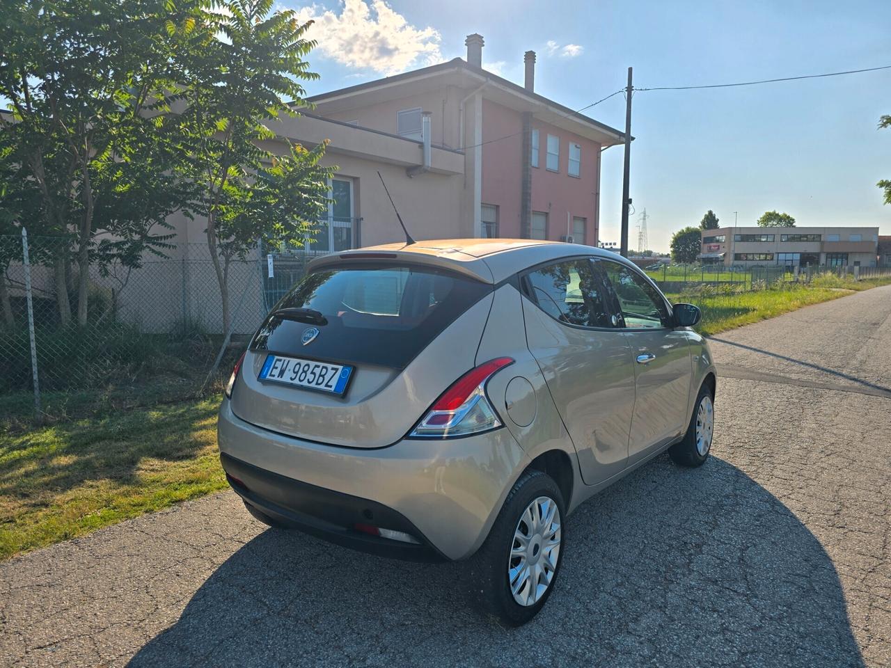 Ypsilon 0.9 TwinAir Metano-GARANZIA- NEOPATENTATI