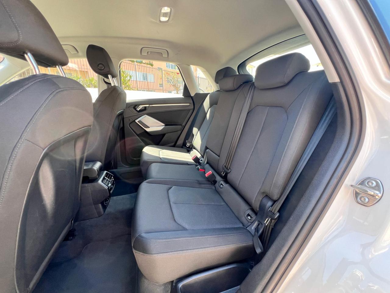 Audi Q3 35 TDI quattro S tronic Business Sport